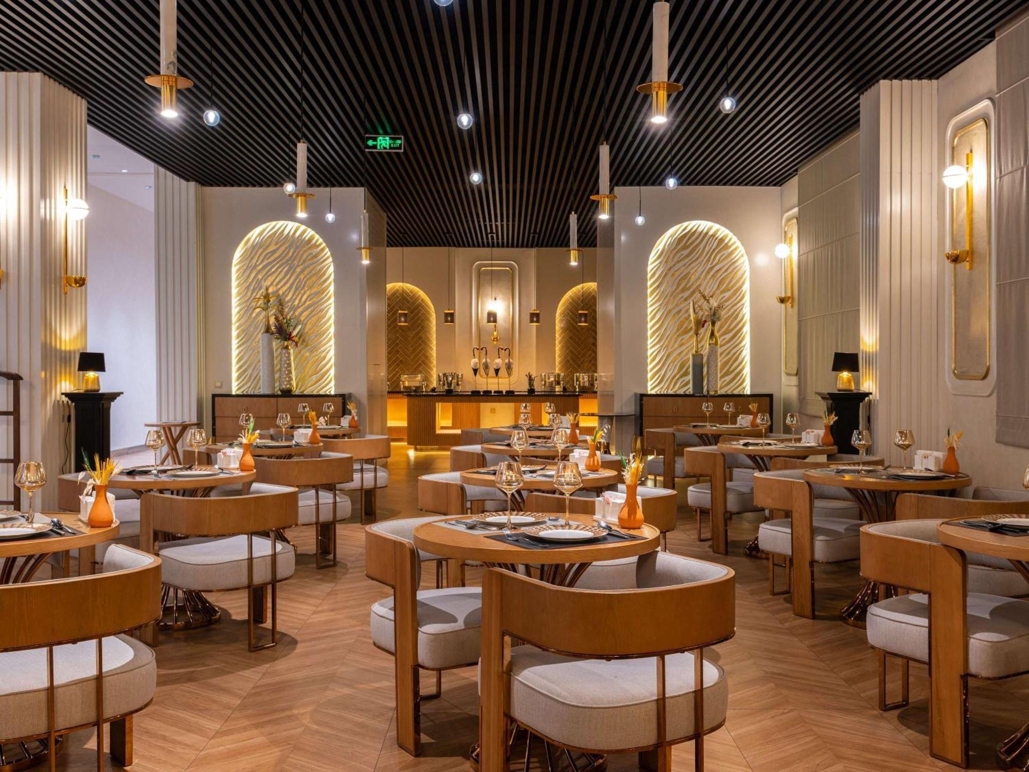 Moevenpick Samarkand Buitenkant foto