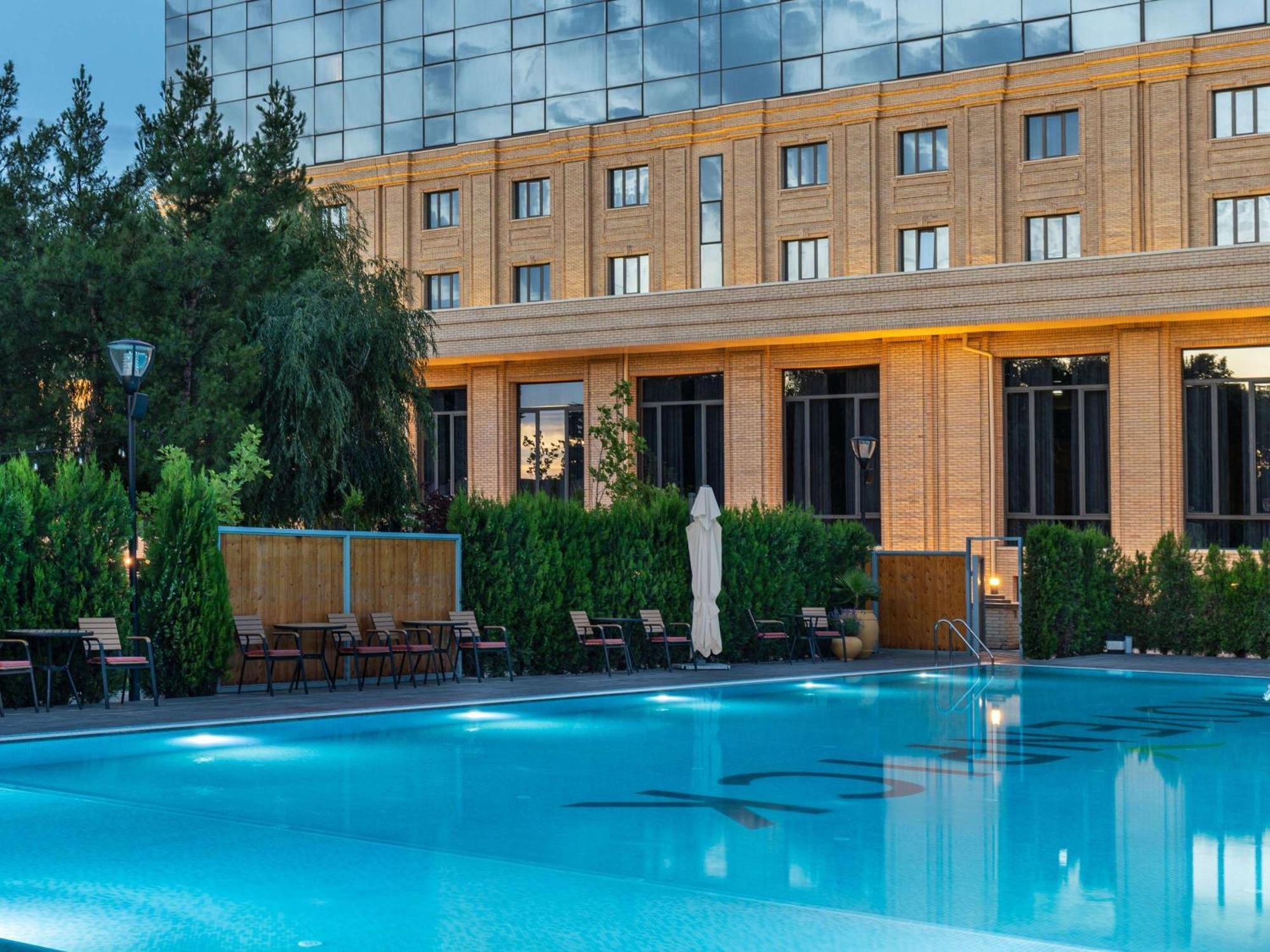 Moevenpick Samarkand Buitenkant foto